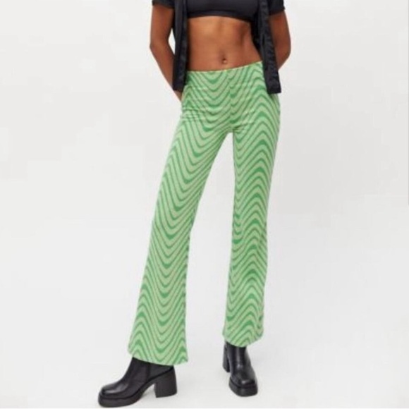 Urban Outfitters Pants - Urban Outfitters Women's Green Uo Bryn Pull-on Flare Pant 🌴